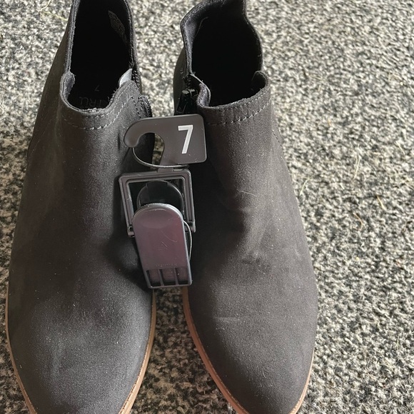 Women's Black Ankle Boots - Picture 7 of 7